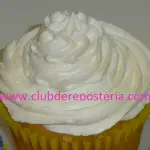 Italian Meringue Buttercream - Cupcake CdeR
